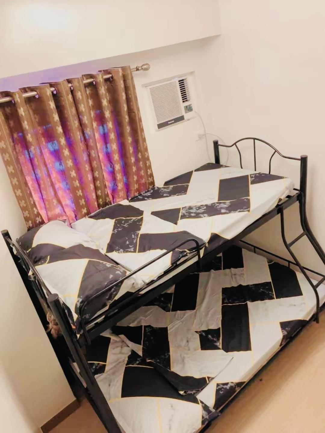 2 Bedroom Trees Residences Netflix Games Karaoke Apartment Manila