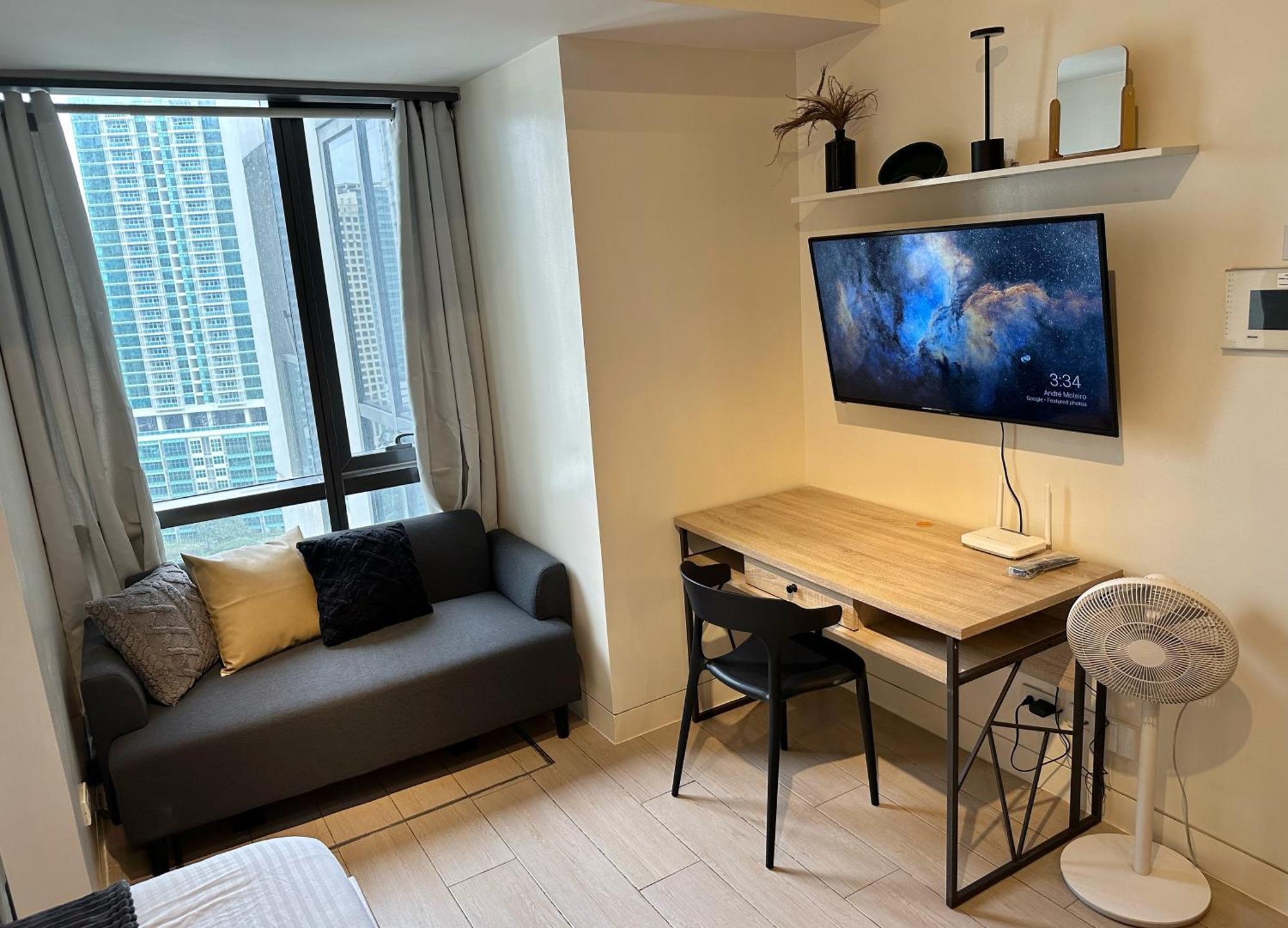 Greenbelt With Wifi, Pool And Gym Manila