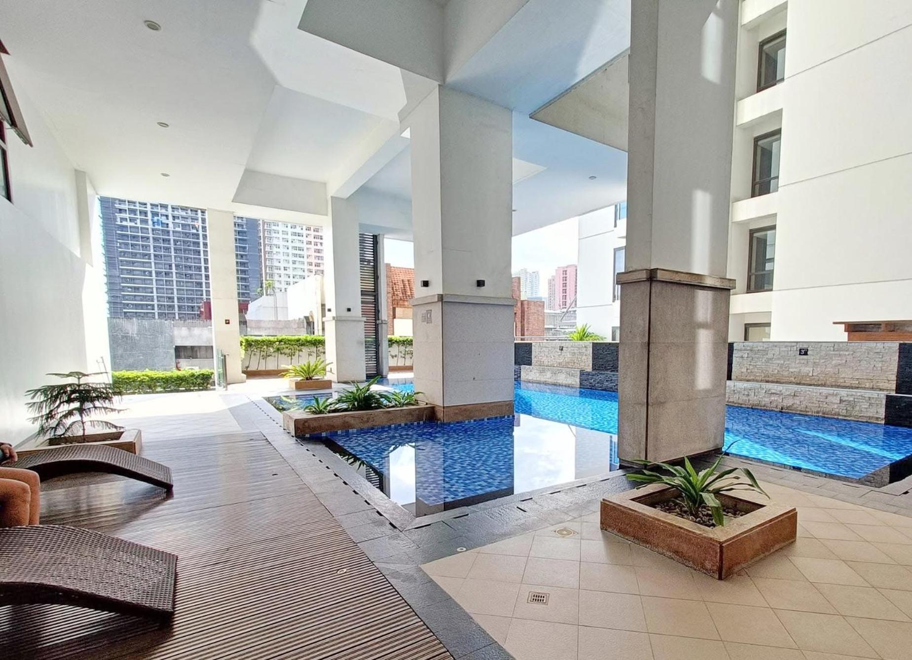 Apartment Greenbelt With Wifi, Pool And Gym Manila
