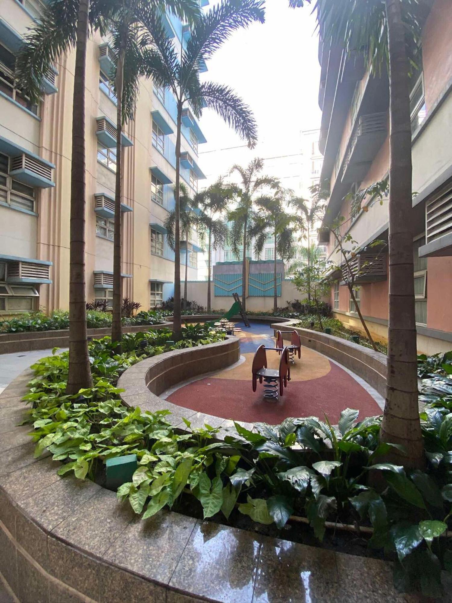 Queens Condotel At 101newport Across Naia T3 Manila