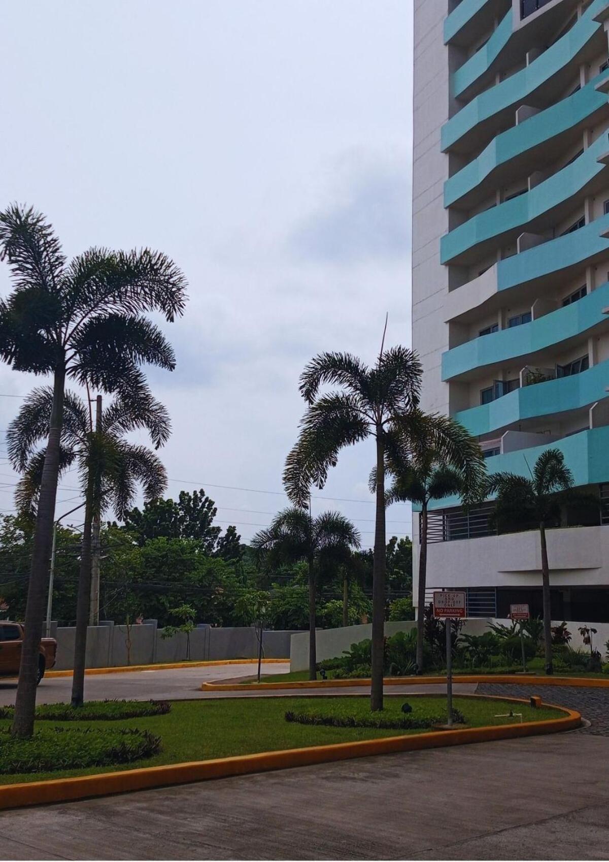Apartment The Glen View-fast Wifi, 1bedroom Unit In Qc