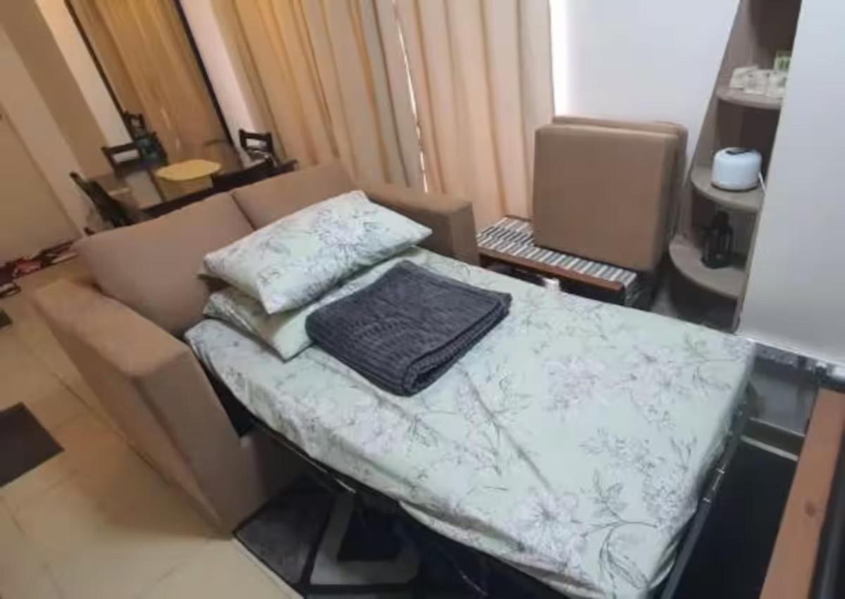 Apartment Modern And Cozy 2-bedroom In Prime Location Manila