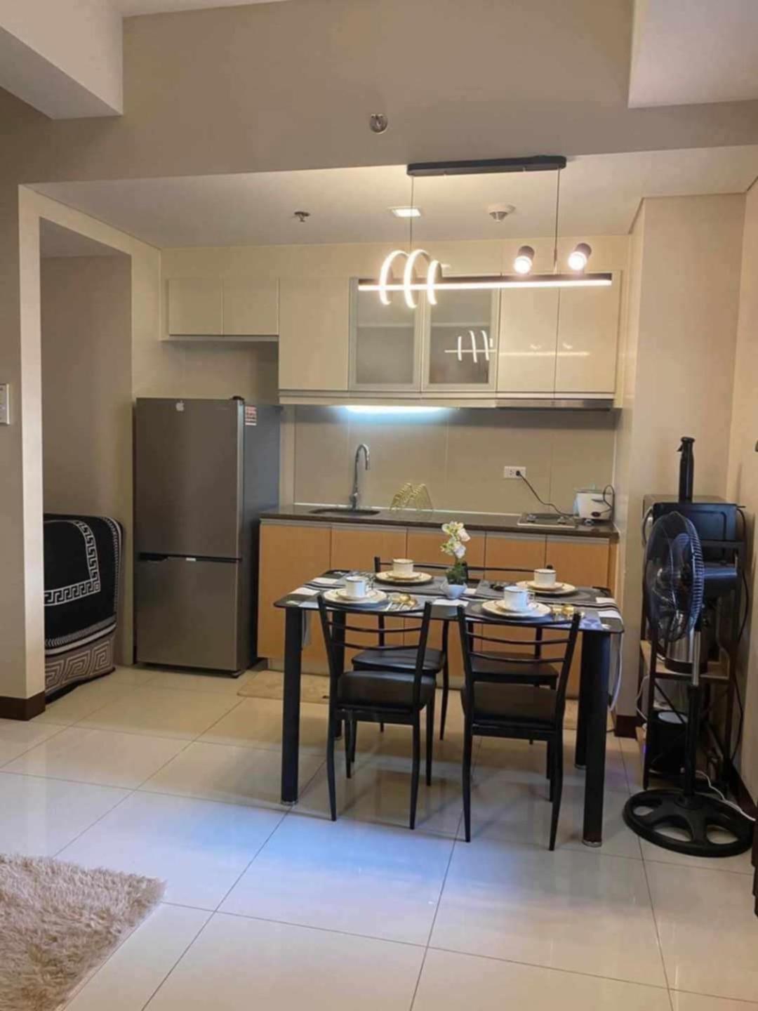 Queens Condotel At 101newport Across Naia T3 *