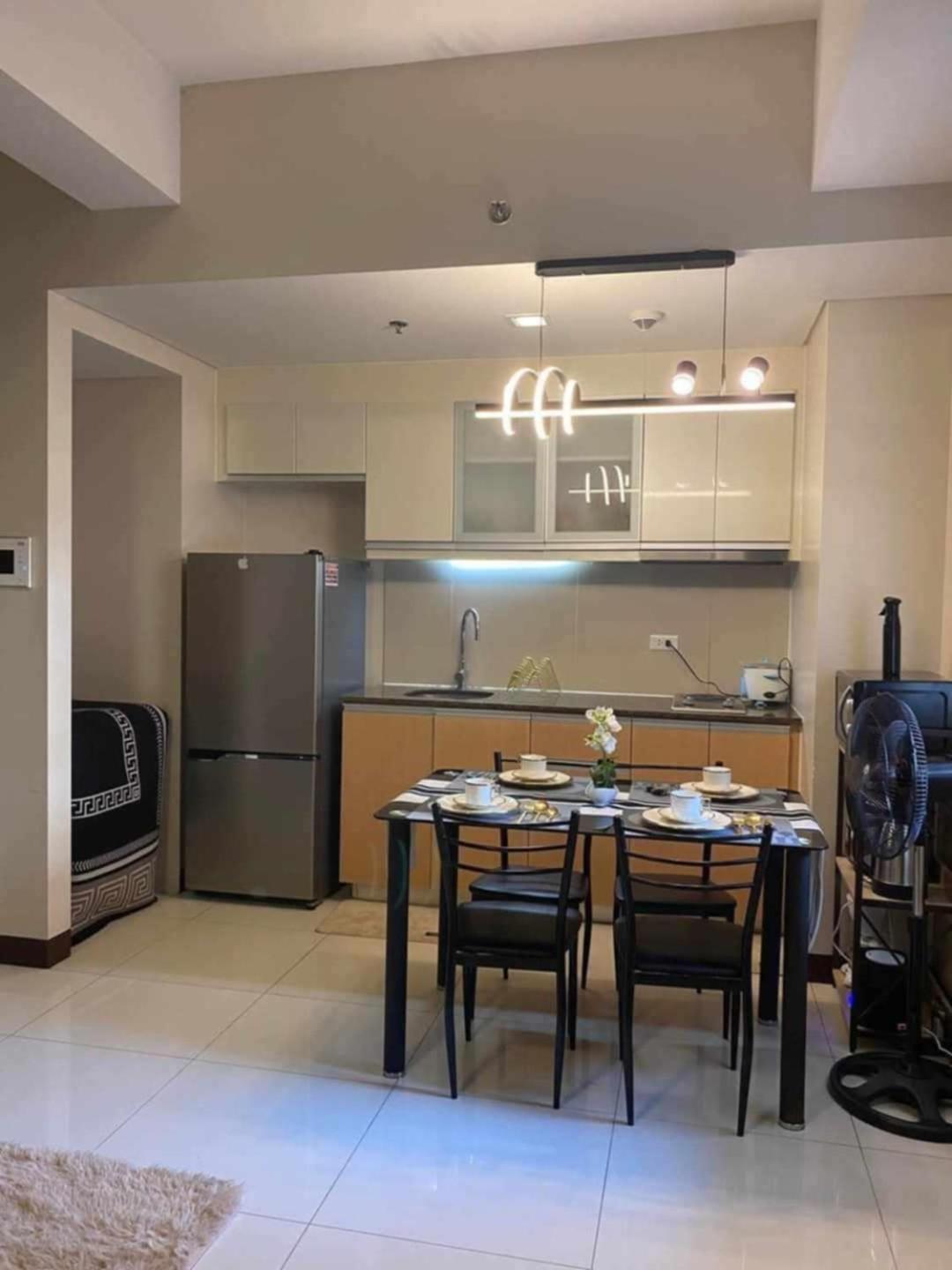 Hotel Queens Condotel At 101newport Across Naia T3 *