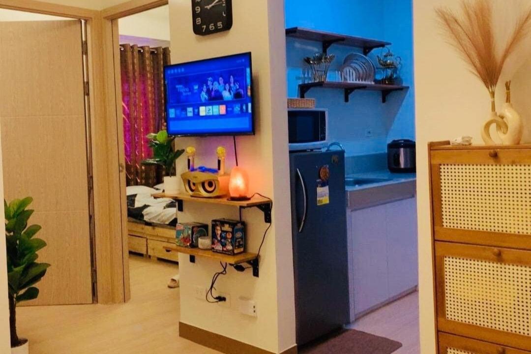 2 Bedroom Trees Residences Netflix Games Karaoke Apartment Manila