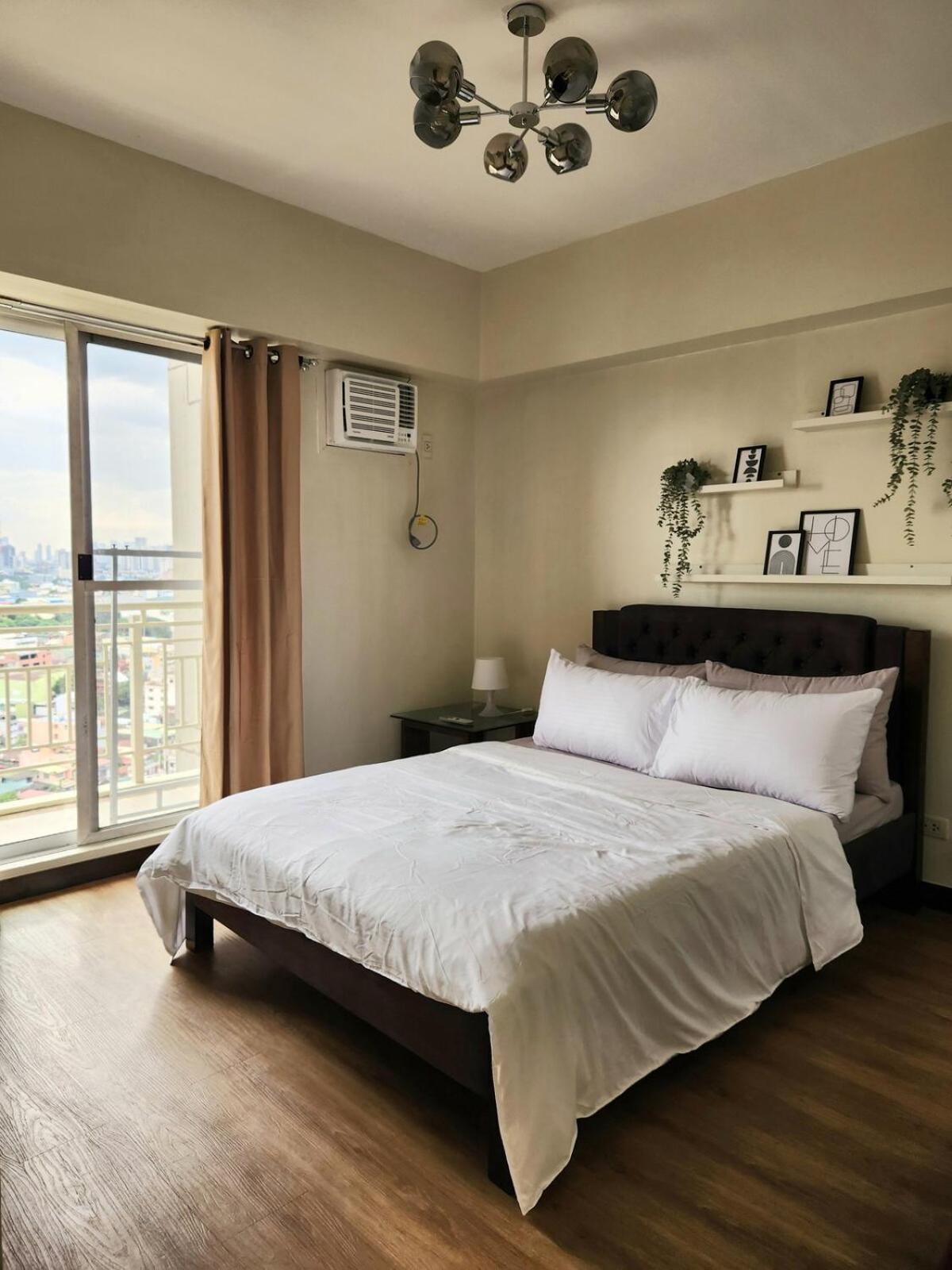 Zinnia Tower 2br With Qc Cityview Apartment