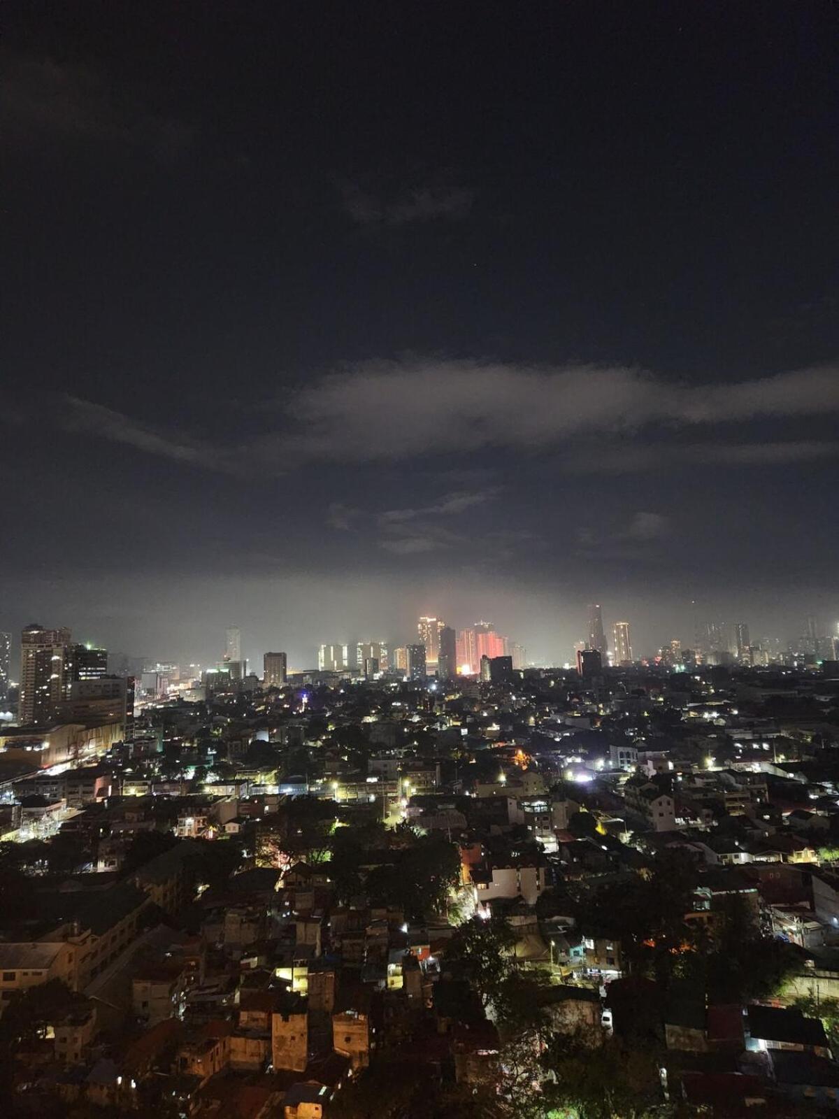 Zinnia Tower 2br With Qc Cityview Apartment *
