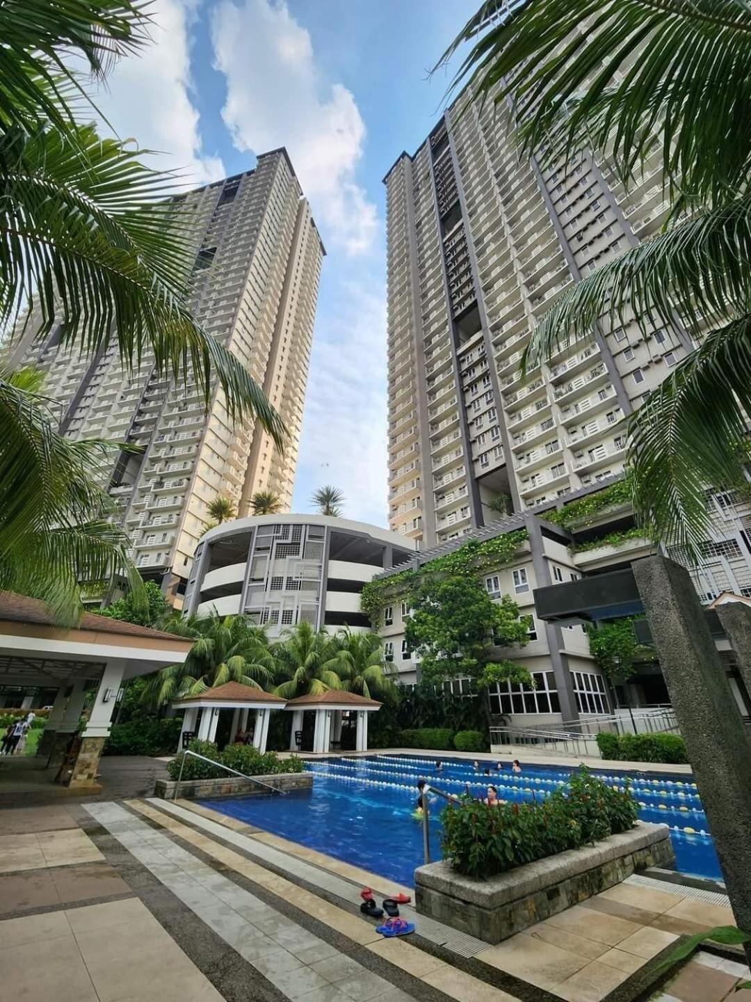 Apartment Zinnia Tower 2br With Qc Cityview