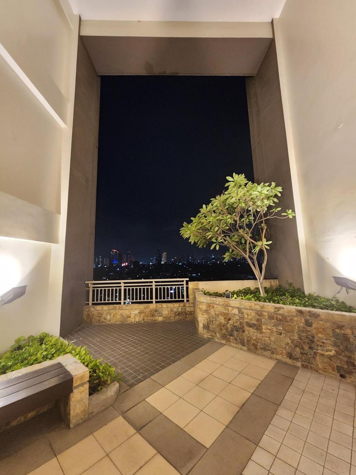 Zinnia Tower 2br With Qc Cityview Apartment Manila