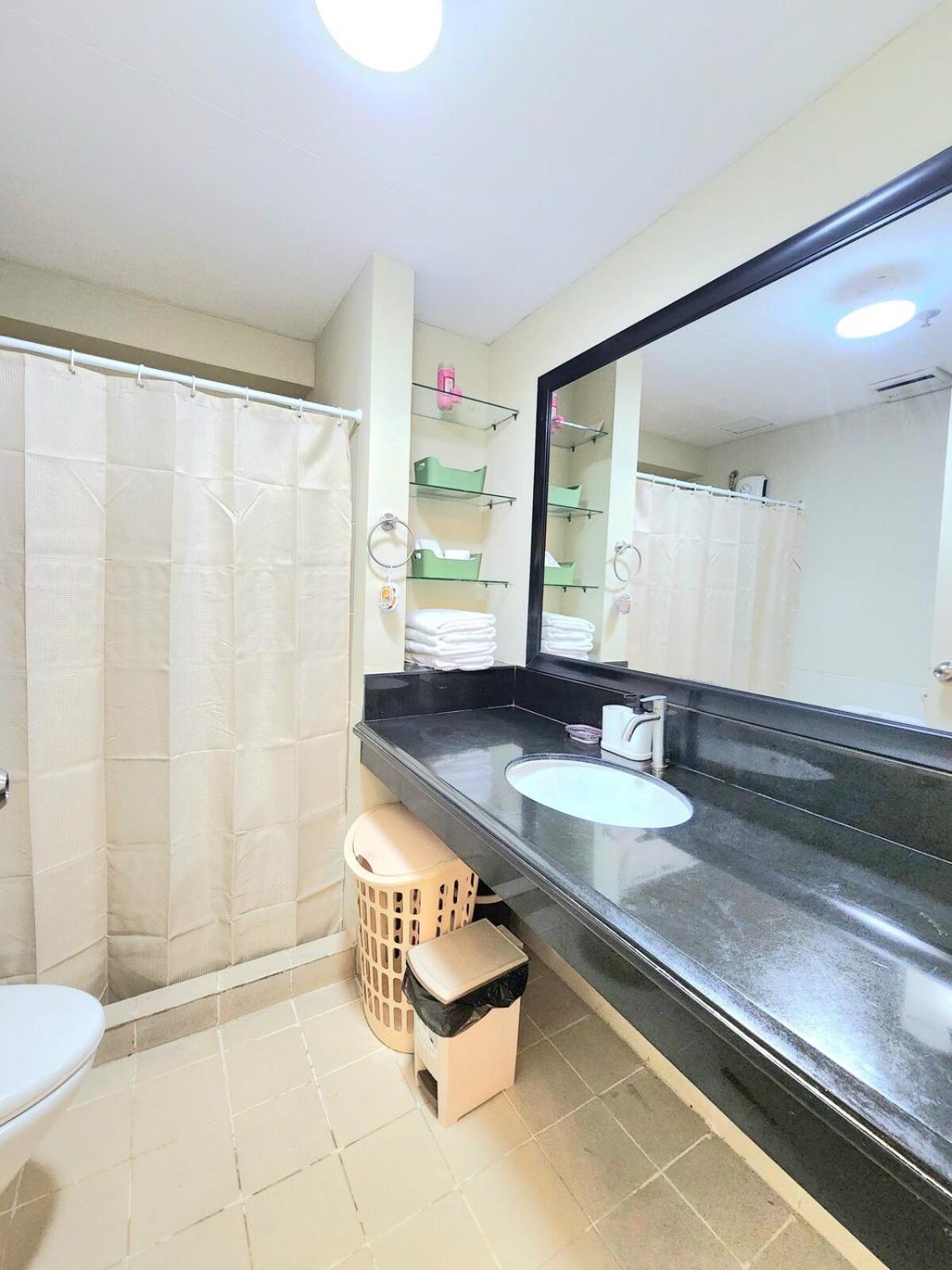 Zinnia Tower 2br With Qc Cityview Apartment