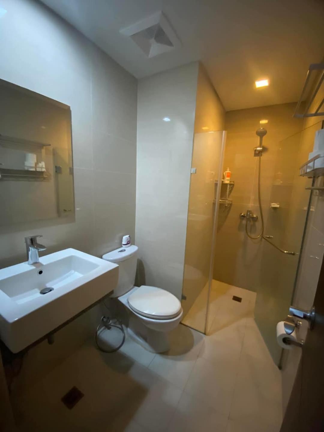 Hotel Queens Condotel At 101newport Across Naia T3 Manila
