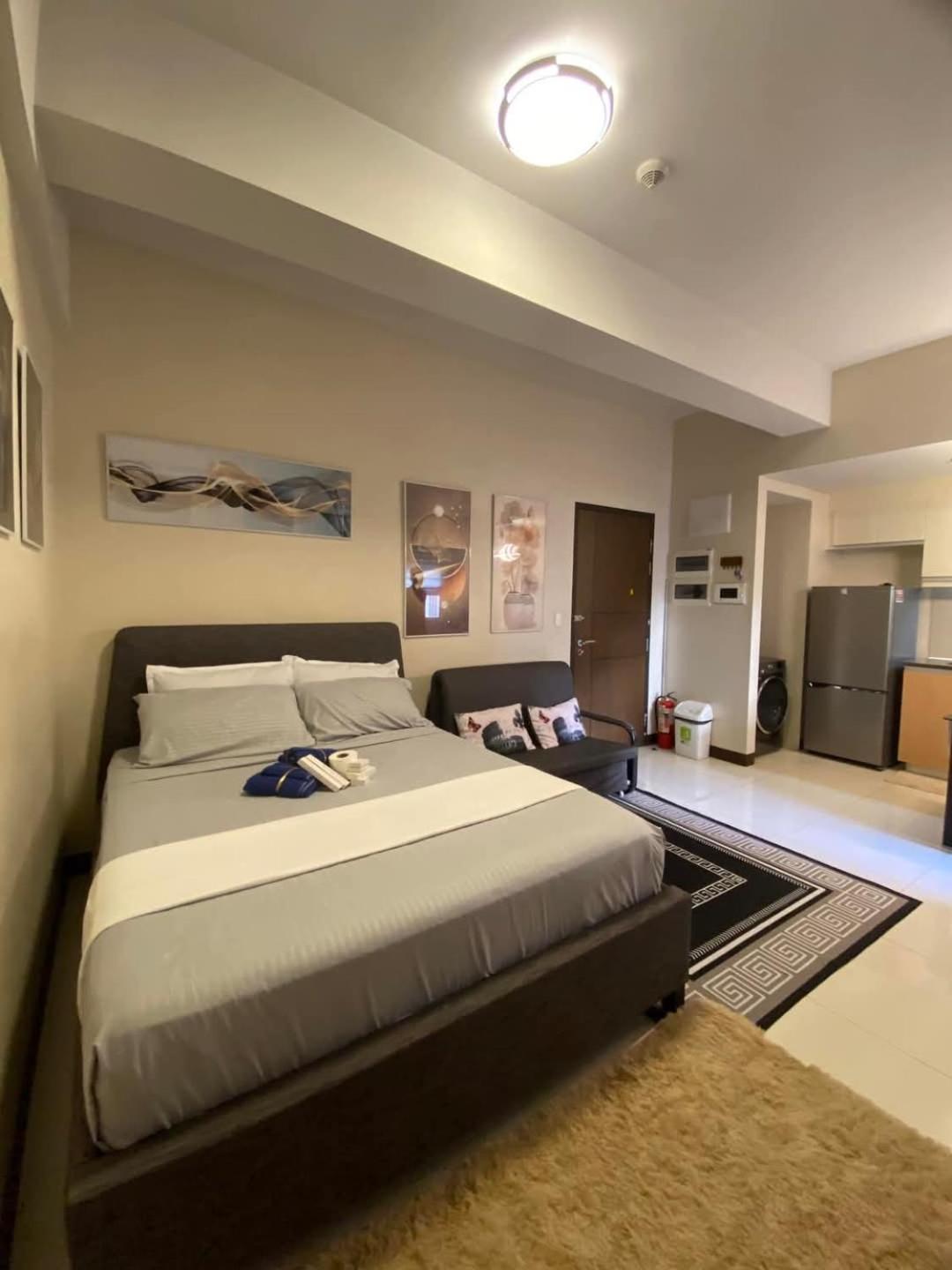 Queens Condotel At 101newport Across Naia T3 *