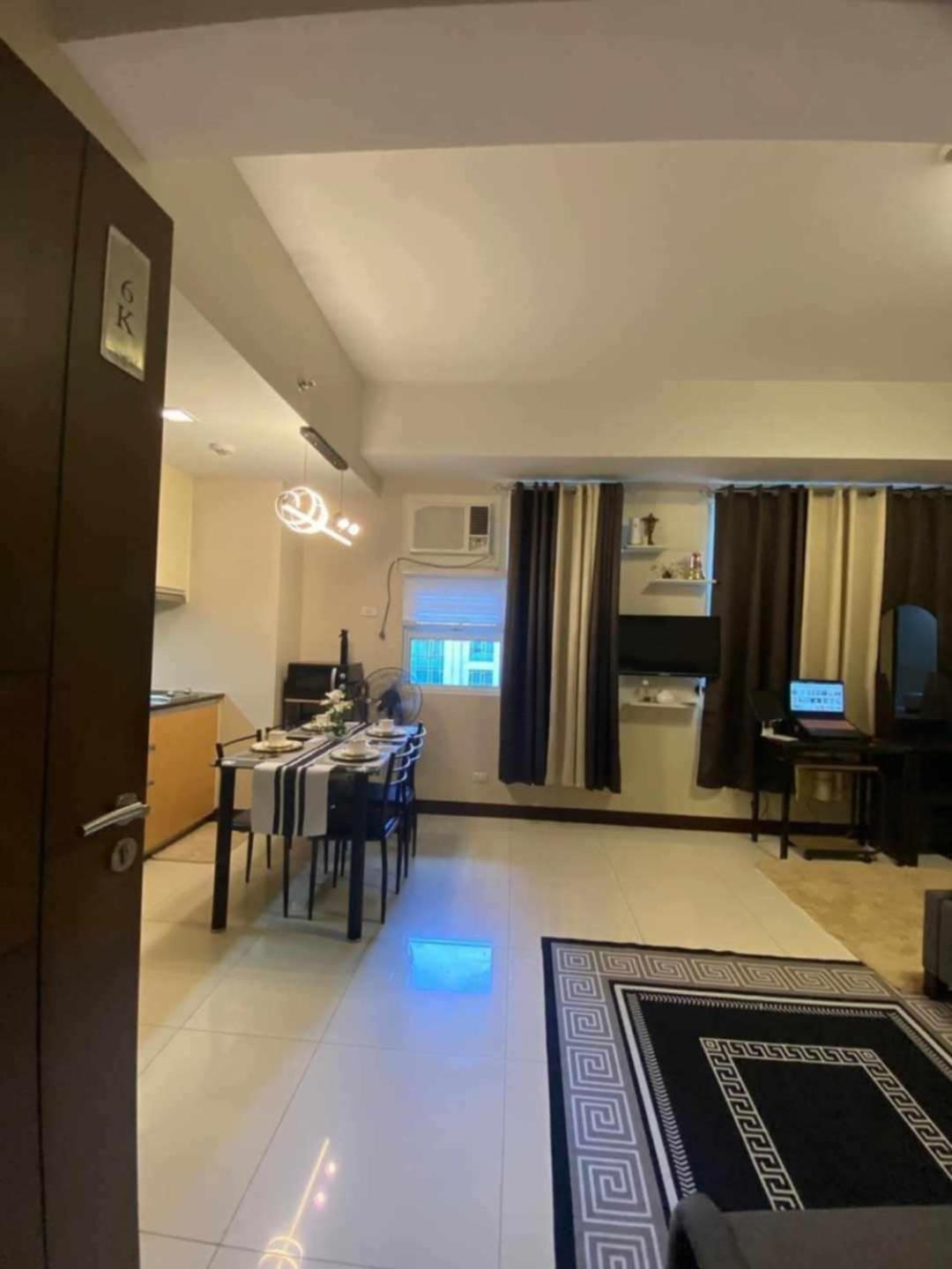 Hotel Queens Condotel At 101newport Across Naia T3