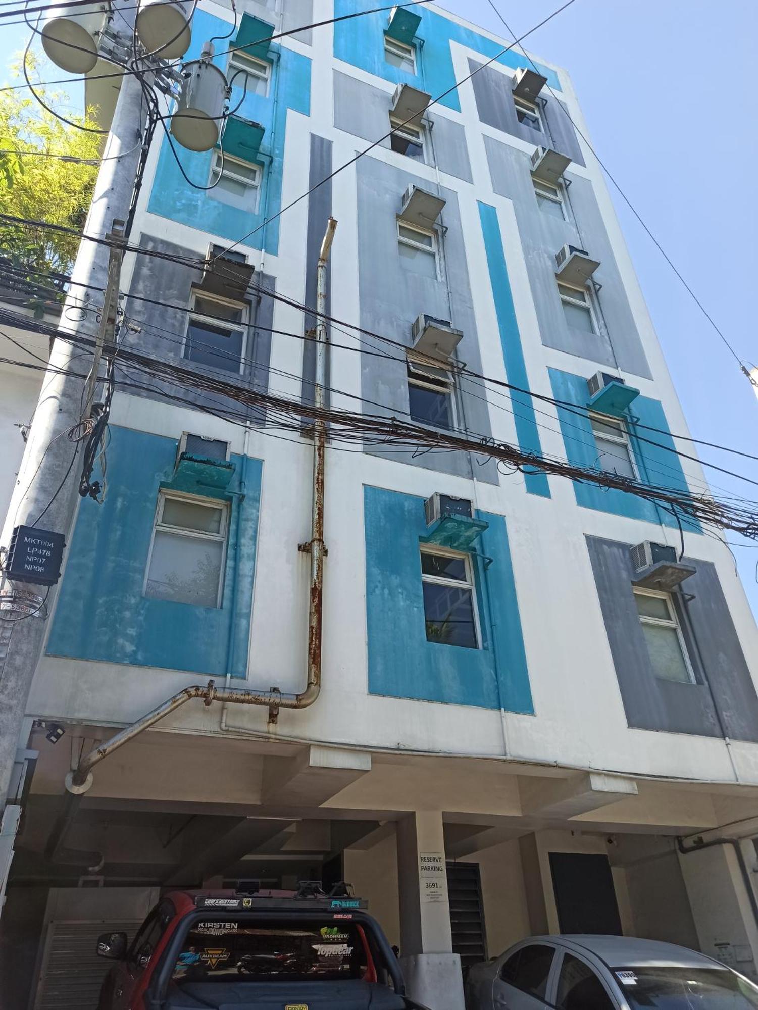 Space * Manila