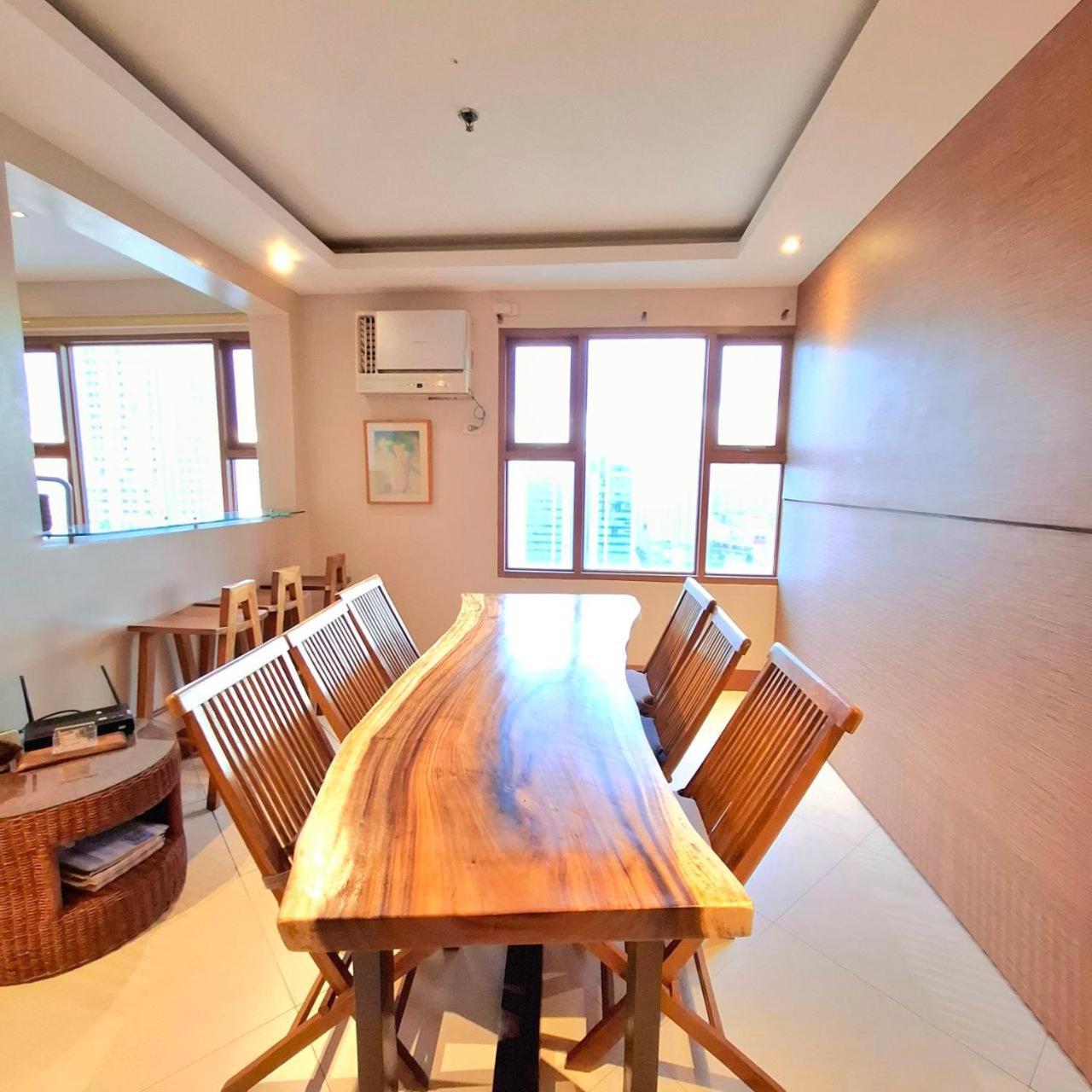 Bayview Luxury Condos: Poolside Balcony Retreats Apartment Manila