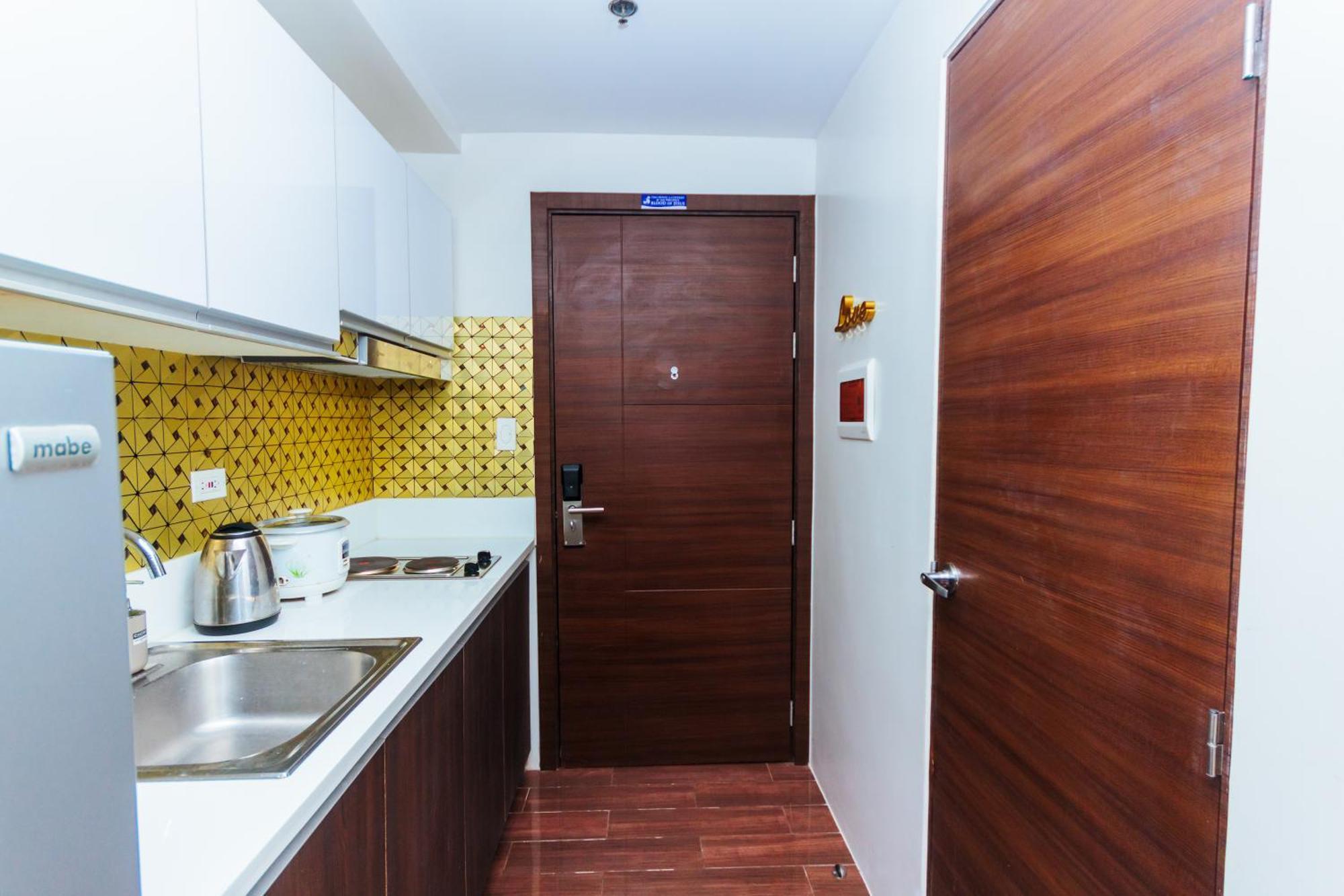 Secret Makati Haven Swim Gym Park Laugh 300mb Apartment *