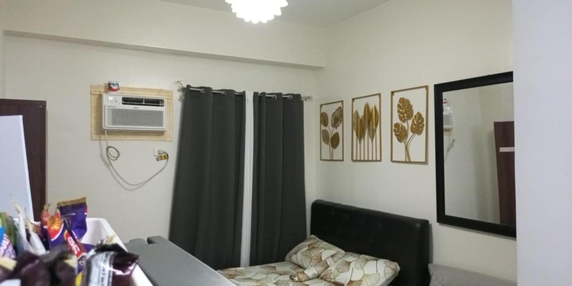 E & L Staycation At Trees Residences 5*