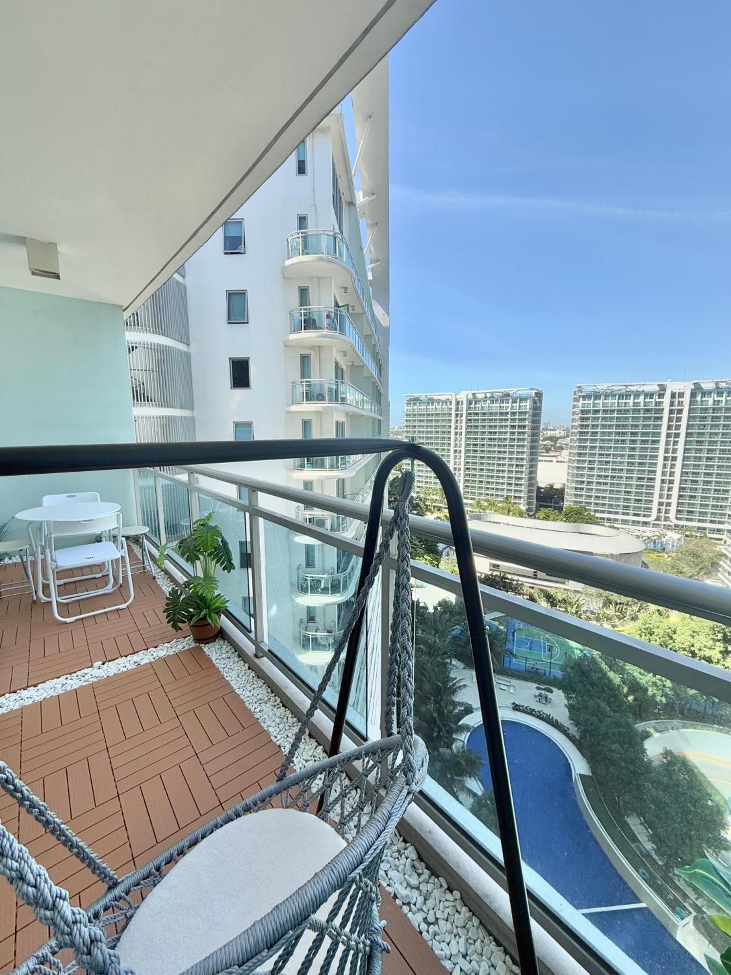 Aparthotel 2br - Azure Staycation Paranaque
