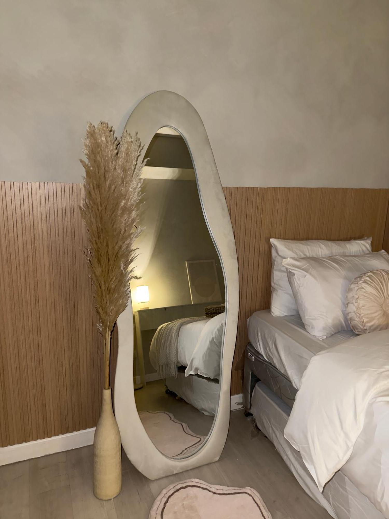Aparthotel 2br - Azure Staycation Paranaque