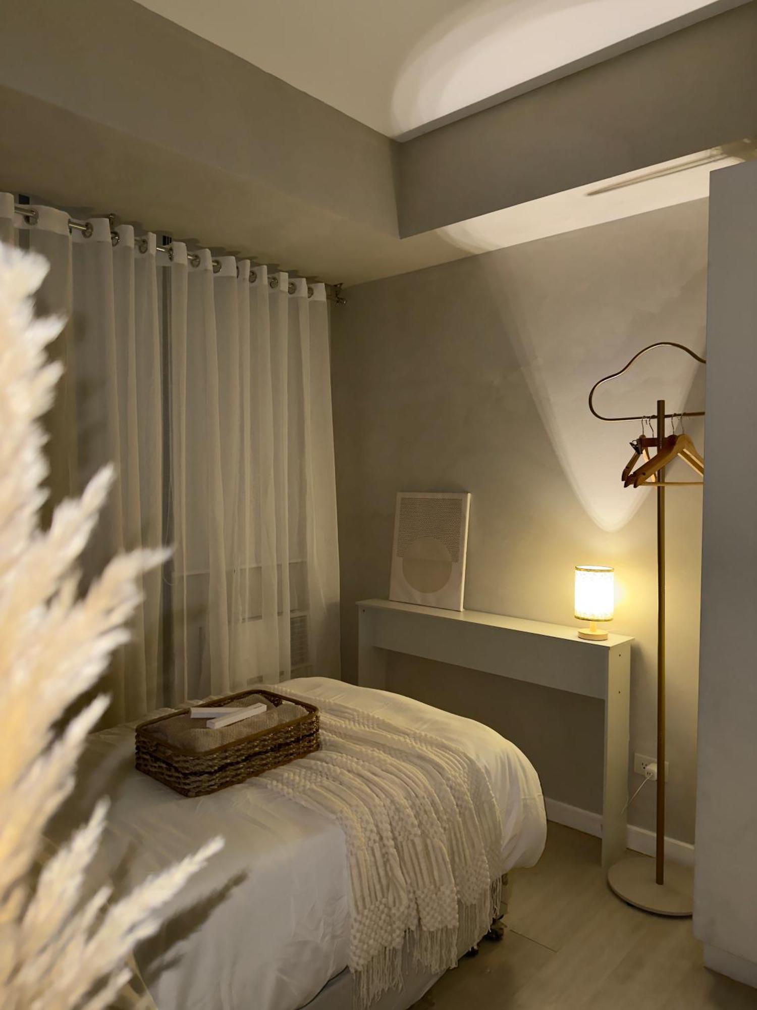 Aparthotel 2br - Azure Staycation Paranaque Paranaque City