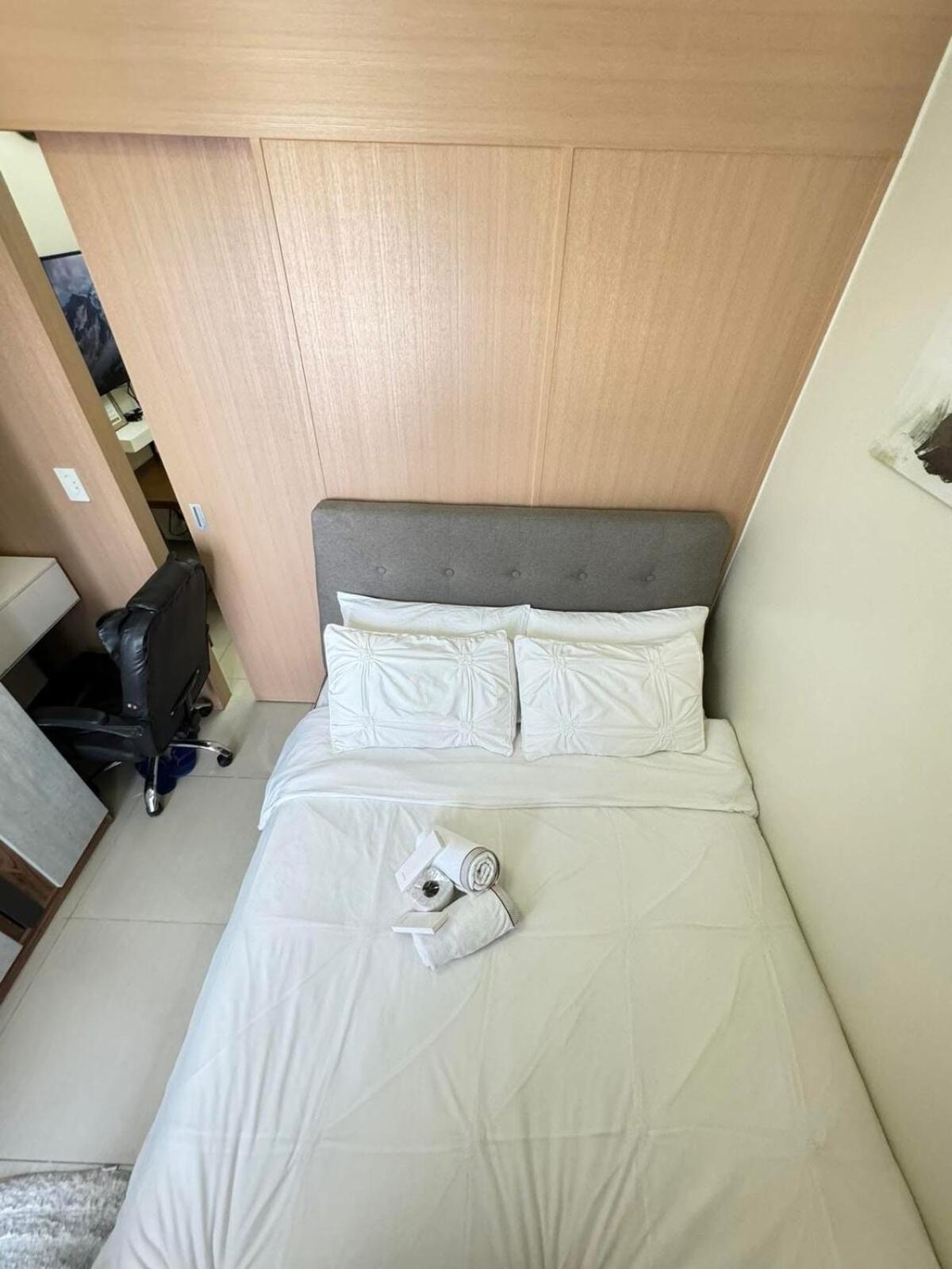 Staycation At Field Residences Near Airport * Manila