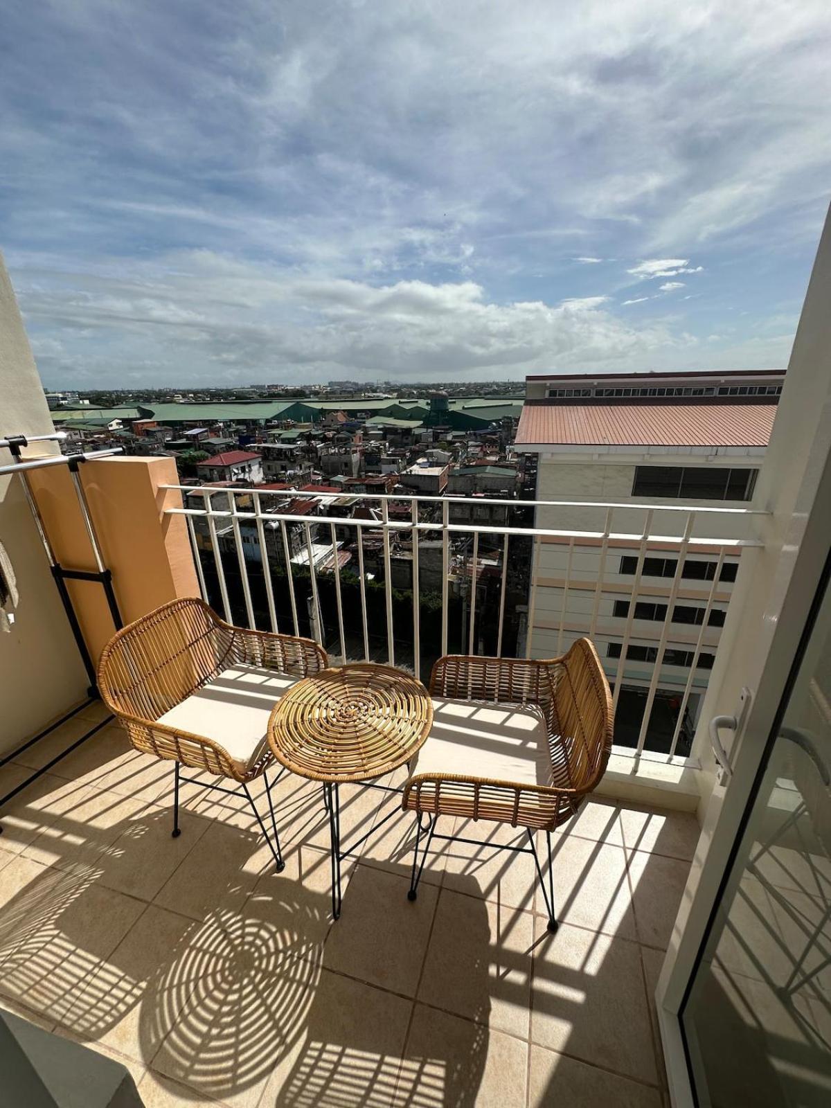 Staycation At Field Residences Near Airport *