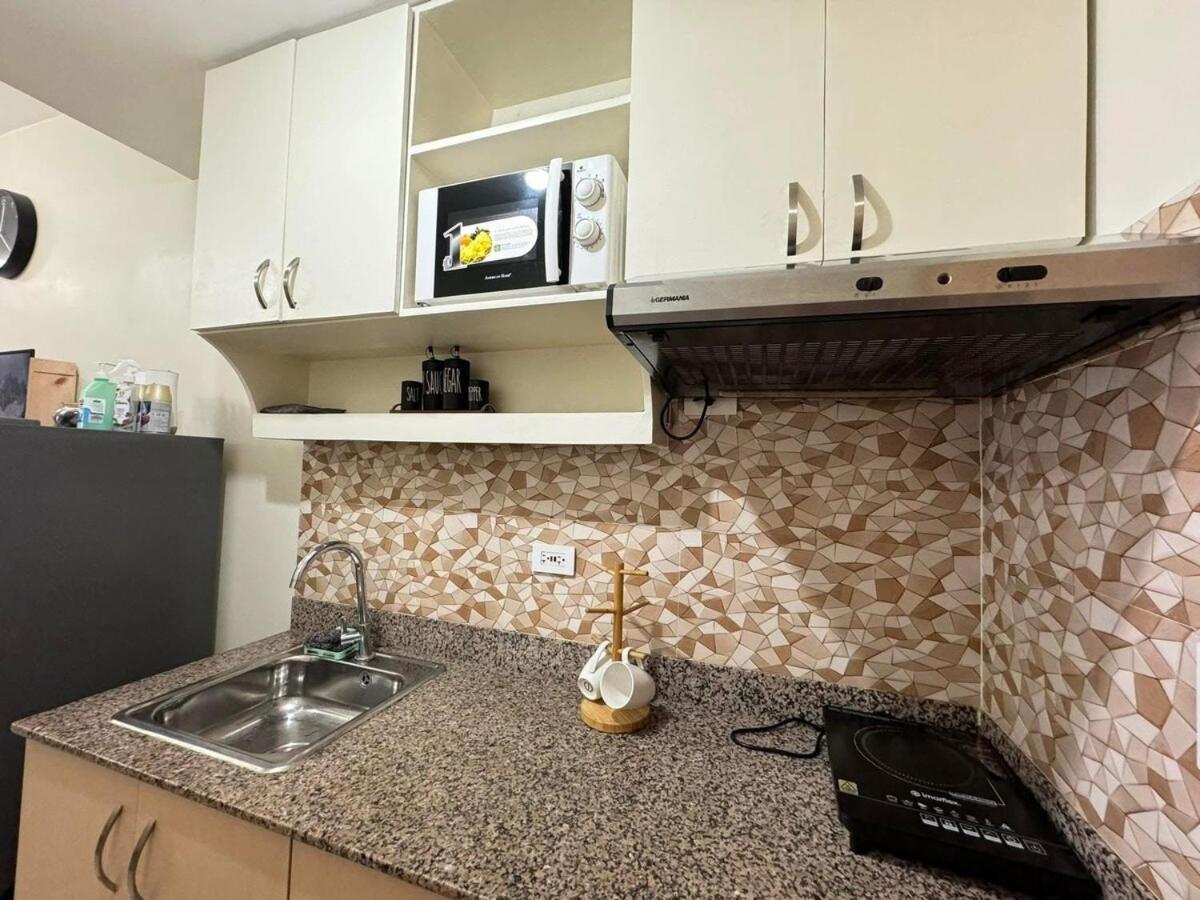 Staycation At Field Residences Near Airport Apartment