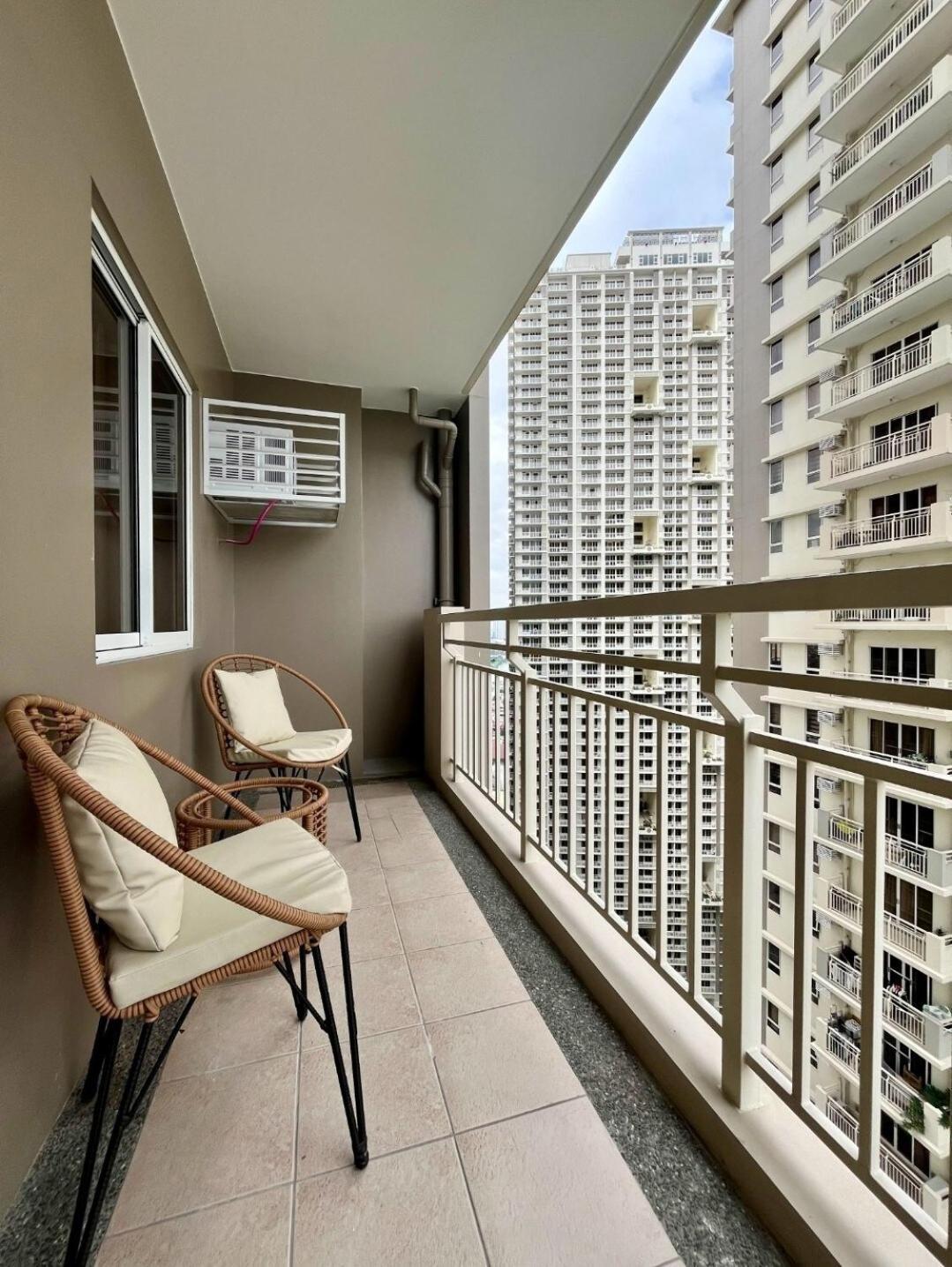Elegant And Cozy 1br In Prisma Near Bgc Free Parking Apartment