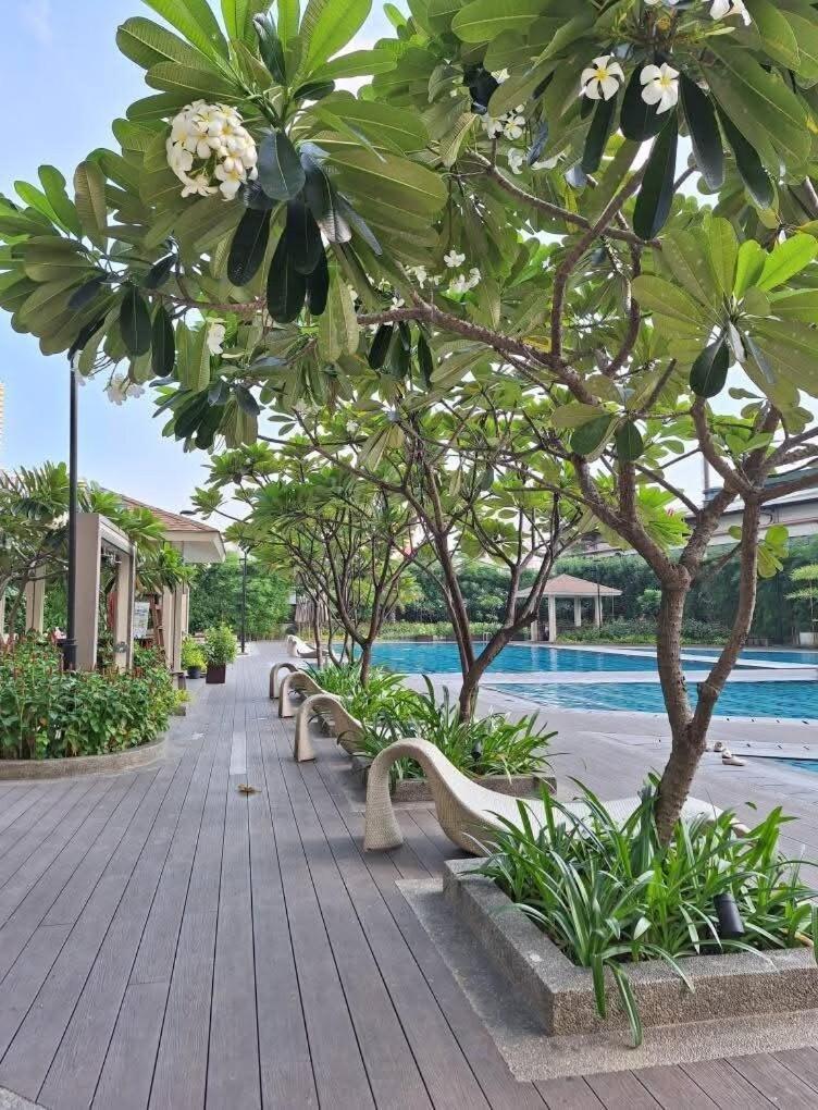 Elegant And Cozy 1br In Prisma Near Bgc Free Parking Apartment
