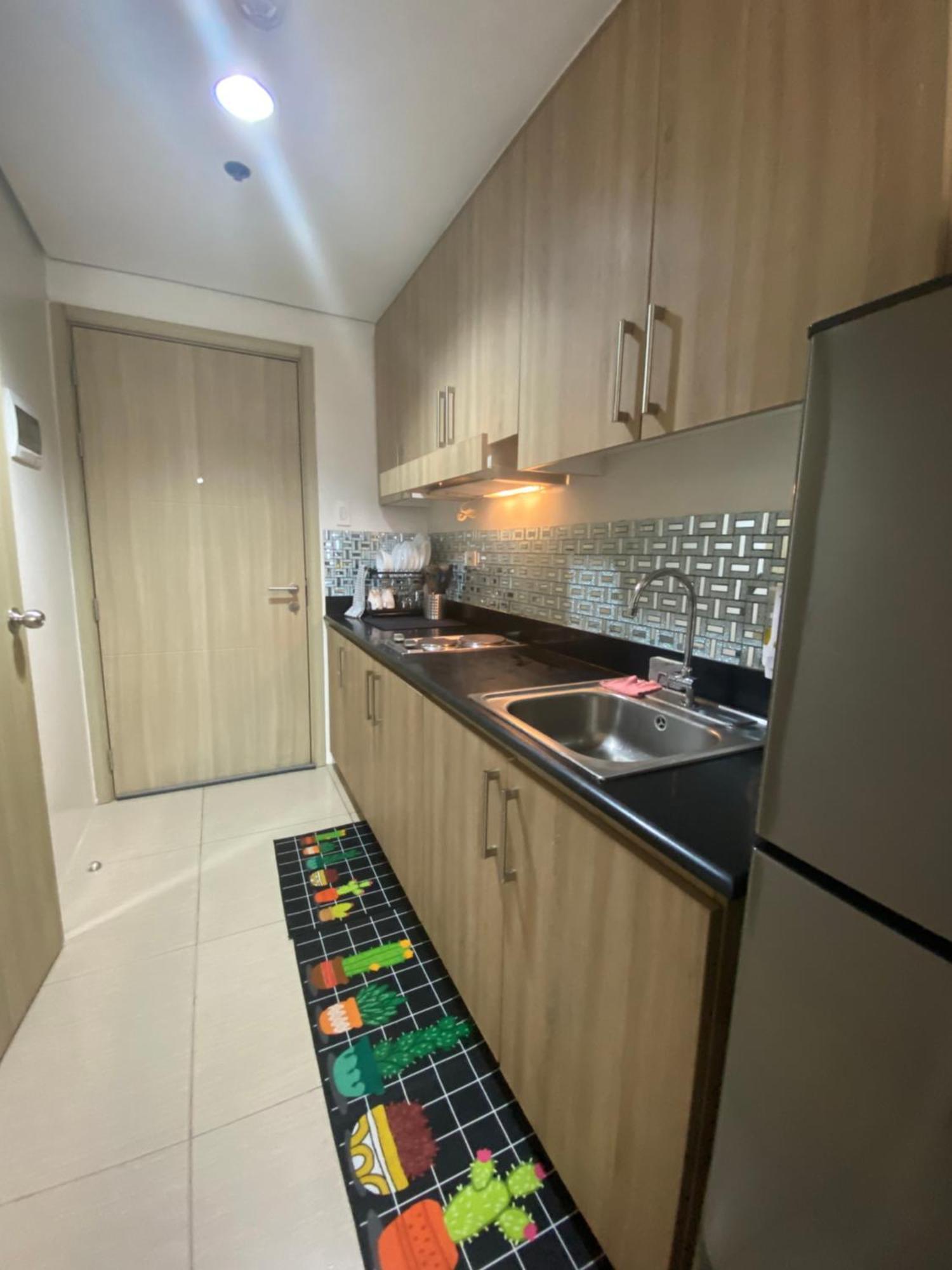 Hostel Shore Residences 1 -city Spark Staycation Manila