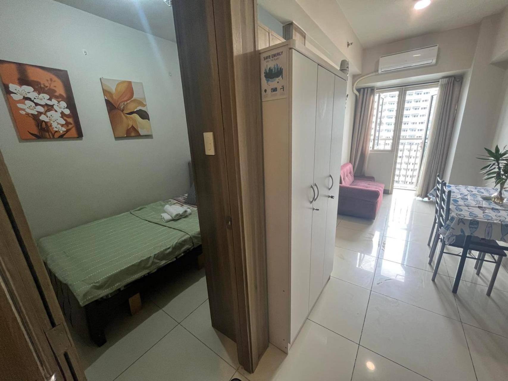 Near Moa Good For Sleeping With Bayview,sofa And Wifi 3146 Manila