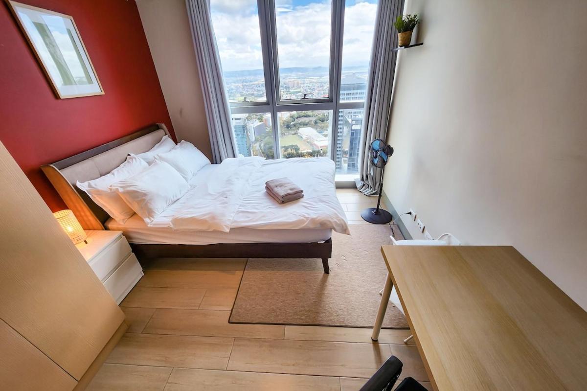Travellers Haven 3br Bgc, Bathtub, Xbox, 200mbps Apartment *