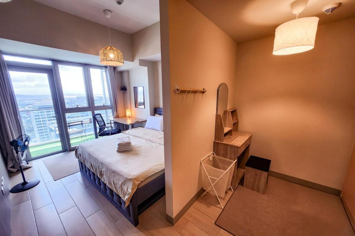Travellers Haven 3br Bgc, Bathtub, Xbox, 200mbps Apartment *