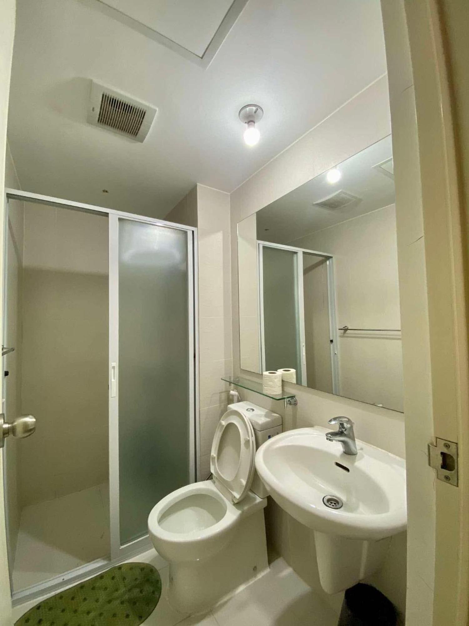 Yumi Azure Staycation Apartment
