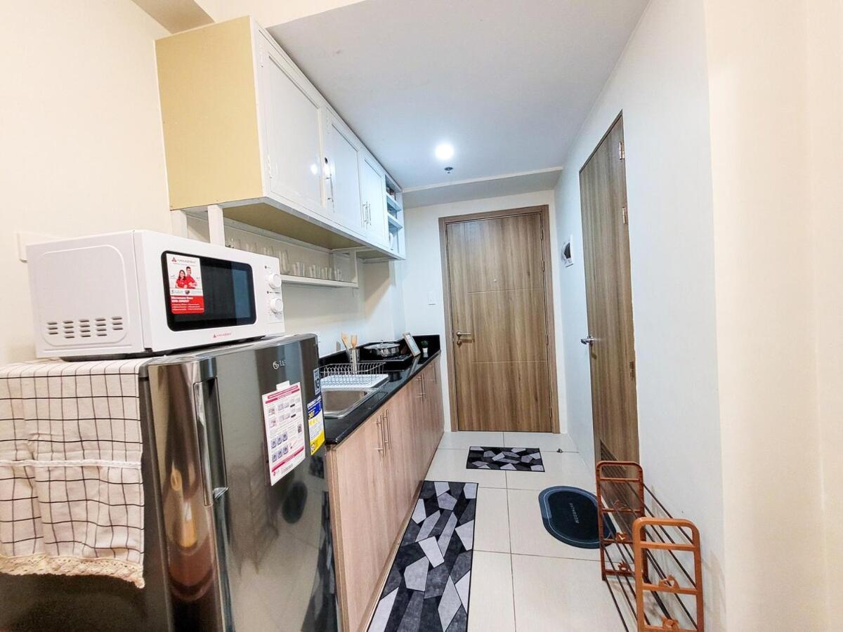 An-dy's Point, Field Residences * Manila