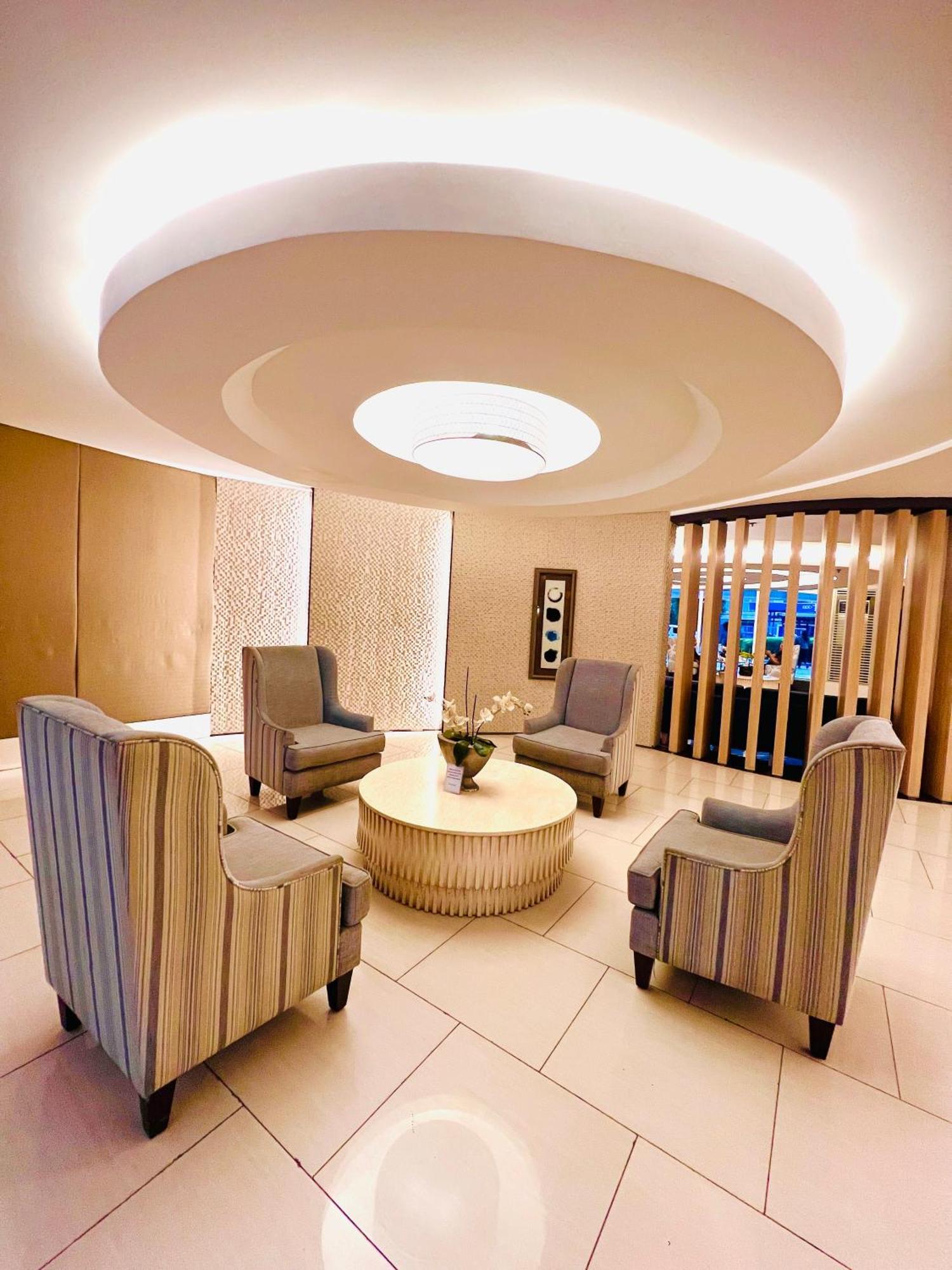 Aparthotel Shell Residences Moa - Paul *