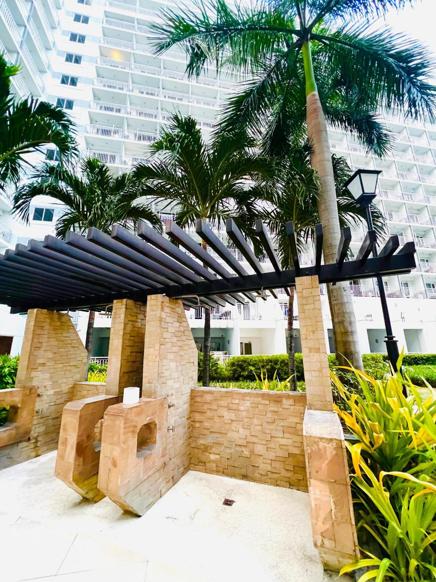 Shell Residences Moa - Paul * Manila