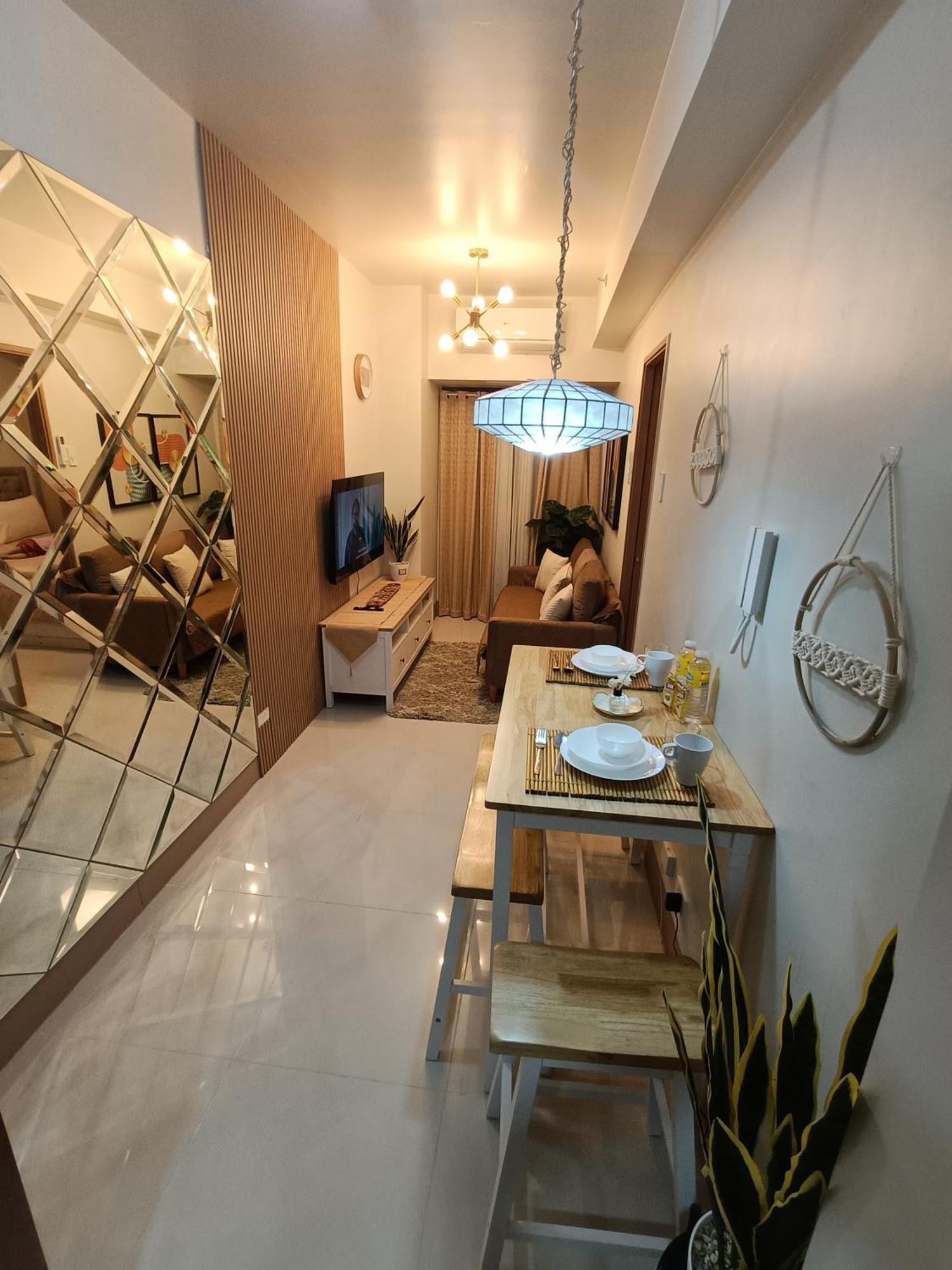 Clmn Staycation Metro Manila Capsule hotel