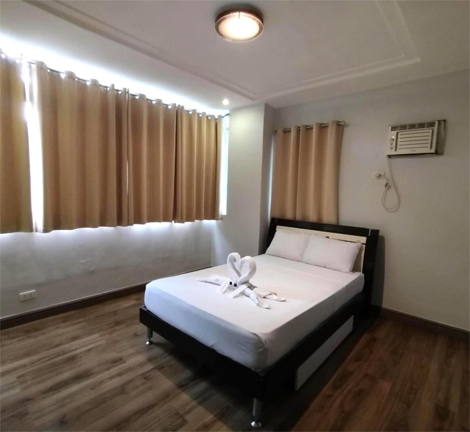 Sulit Unit 2 Santa Mesa * Manila