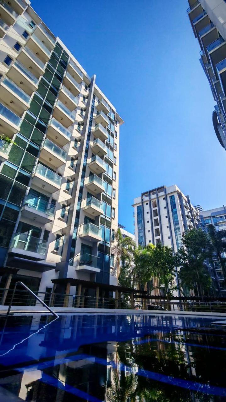 Apartment Unit Across Naia T3 & 5 Mins To Runway