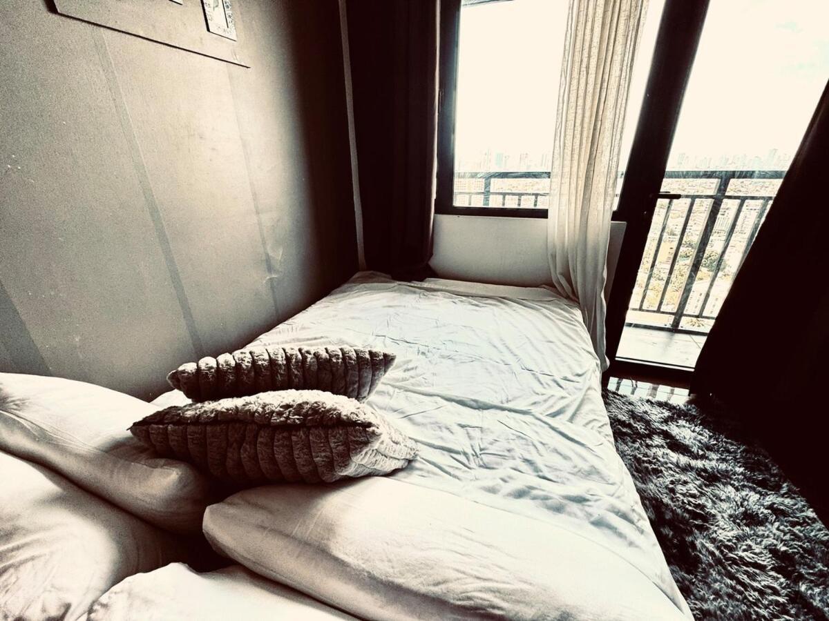 Air Residences Luxury With Balcony Netflix Wifi Apartment *