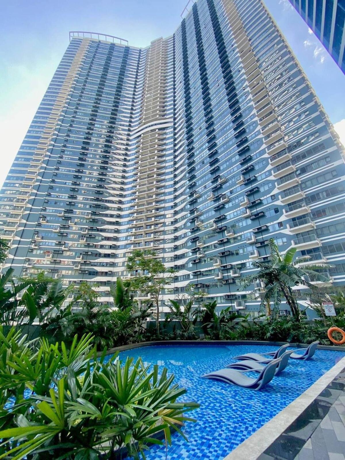 Air Residences Luxury With Balcony Netflix Wifi Apartment Manila