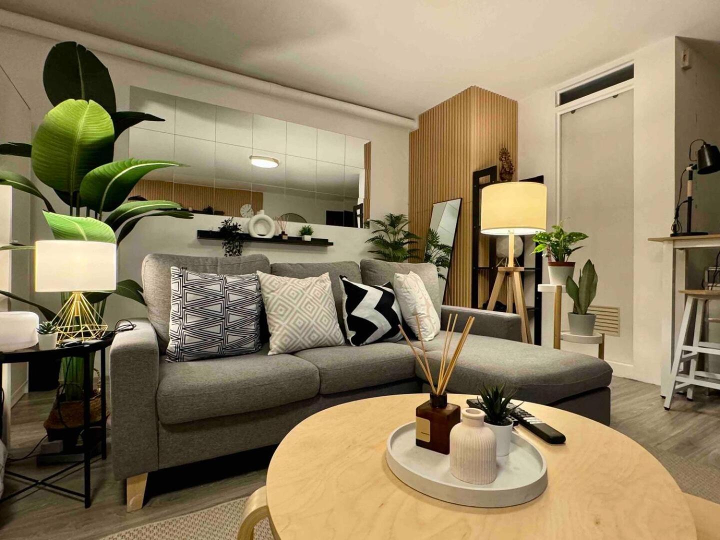 Modern Living In A Metro *