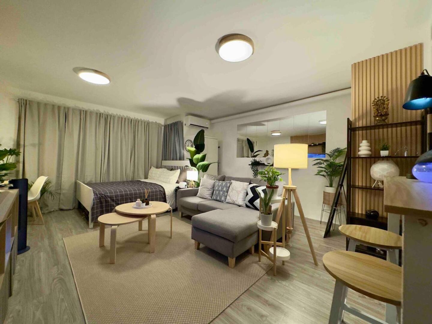 Apartment Modern Living In A Metro