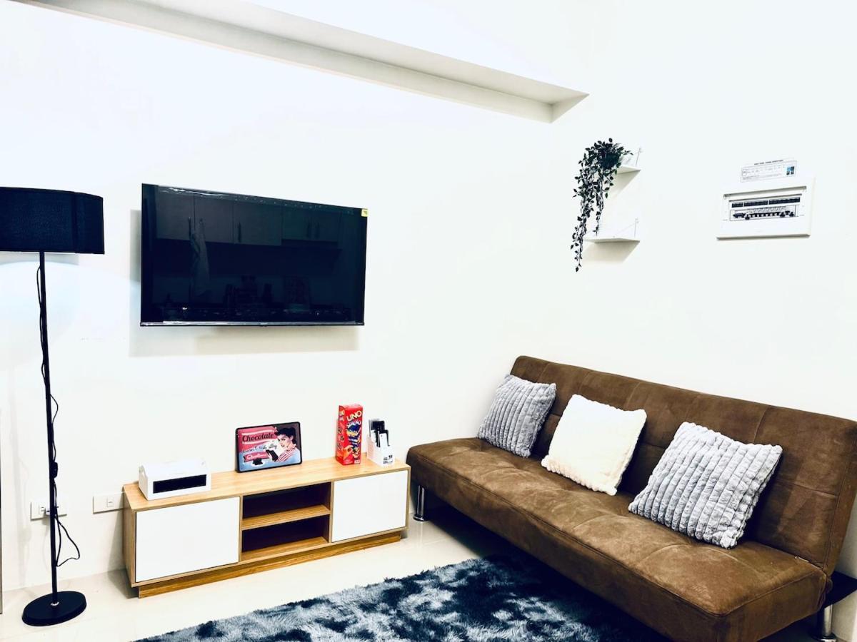 Apartment Exquisite 2 Bedroom Manila