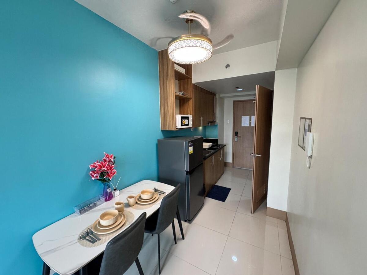 Shore 3 Residences 1659 Infront Of Sm Moa Manila
