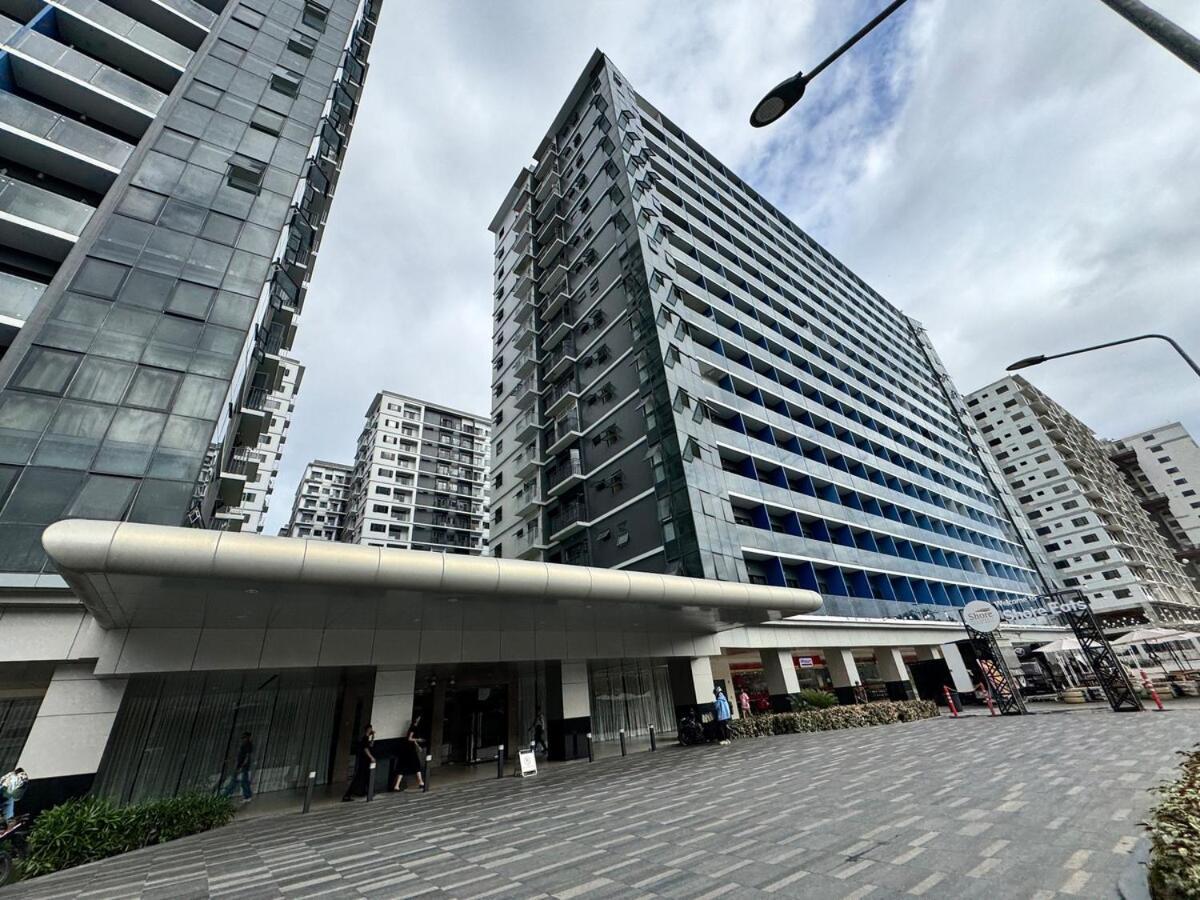 Shore 3 Residences 1659 Infront Of Sm Moa Manila