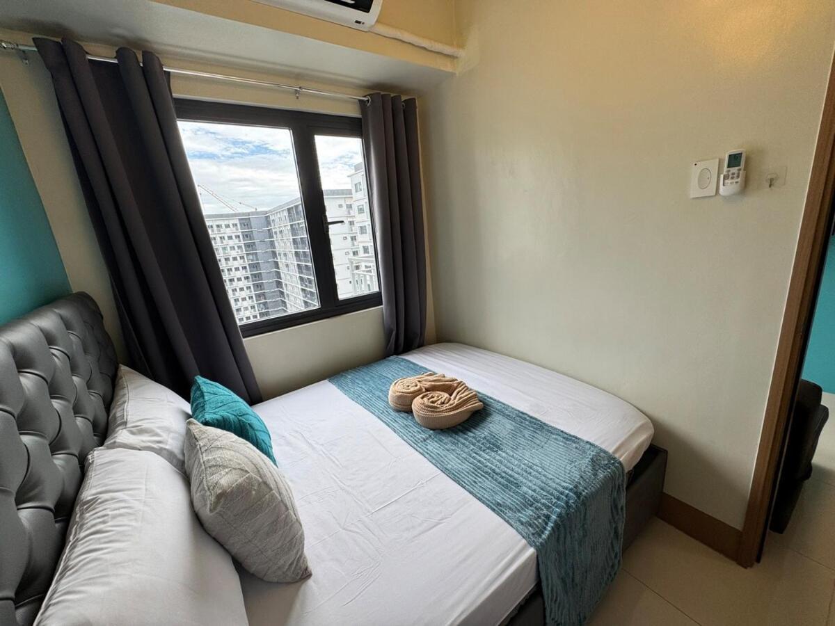 Shore 3 Residences 1659 Infront Of Sm Moa Apartment *
