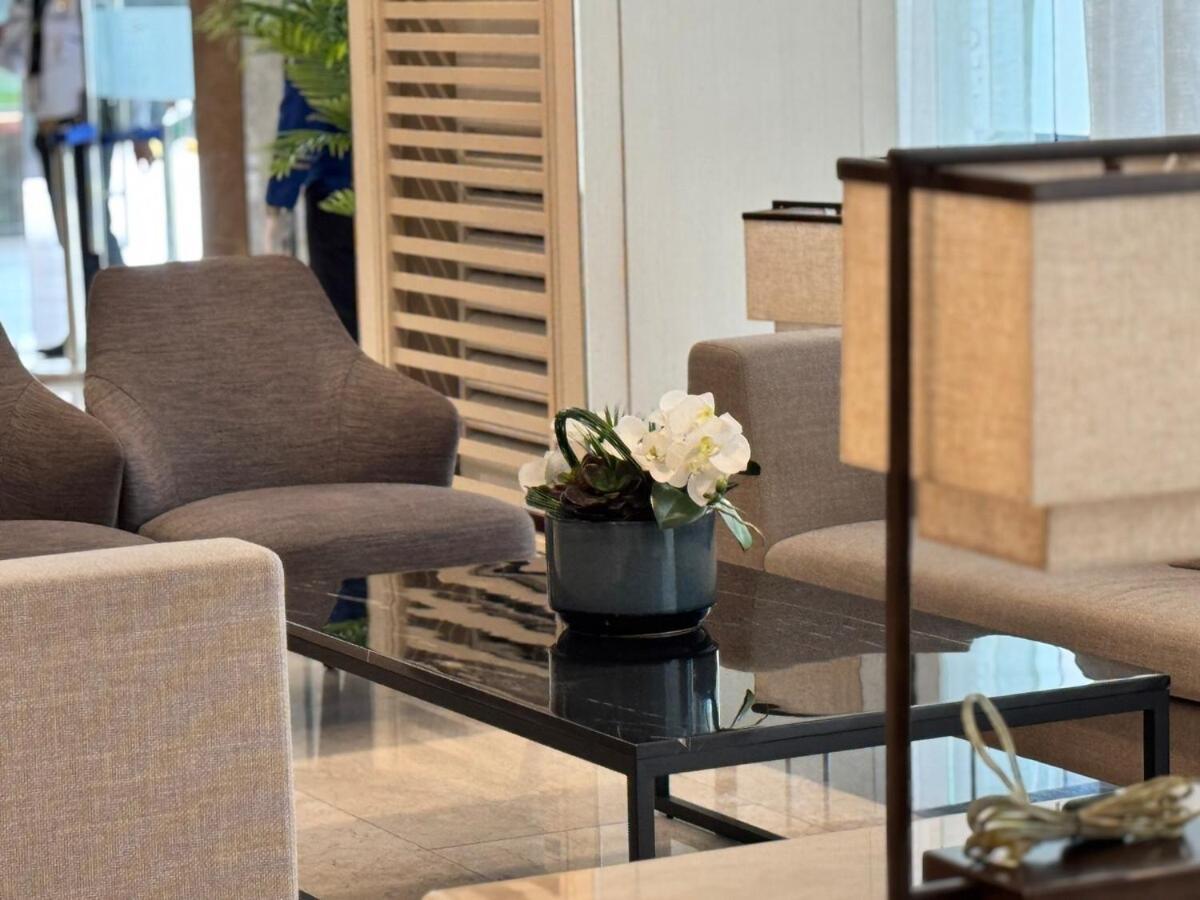 Shore 3 Residences 1659 Infront Of Sm Moa Apartment Manila