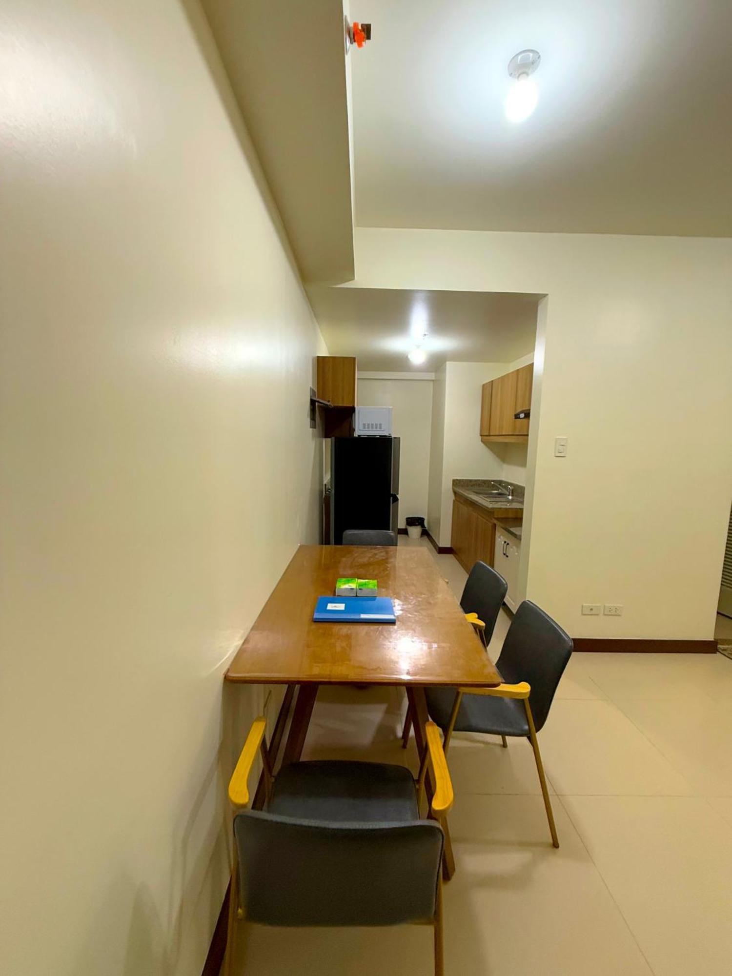 Vincondotel Near Bgc 2br Fairlane 2409 *